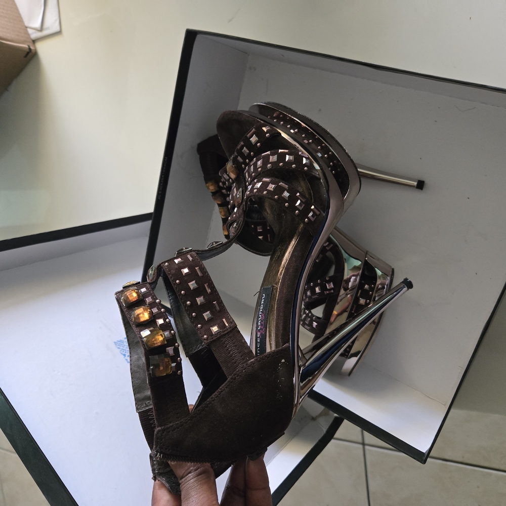 Chinese Laundry Brown Heels for Elegant Occasions
